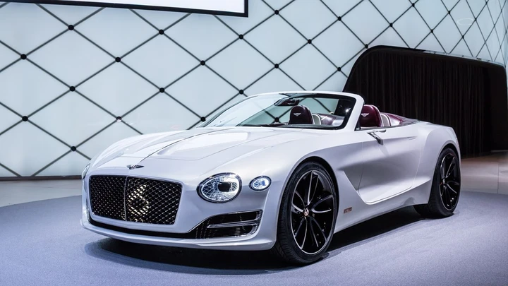 Bentley: il primo modello elettrico in arrivo prima del 2025