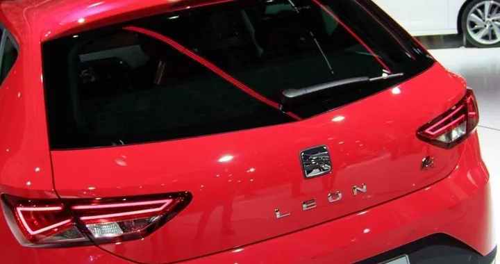 Seat: il nuovo logo al Salone di Parigi 2012