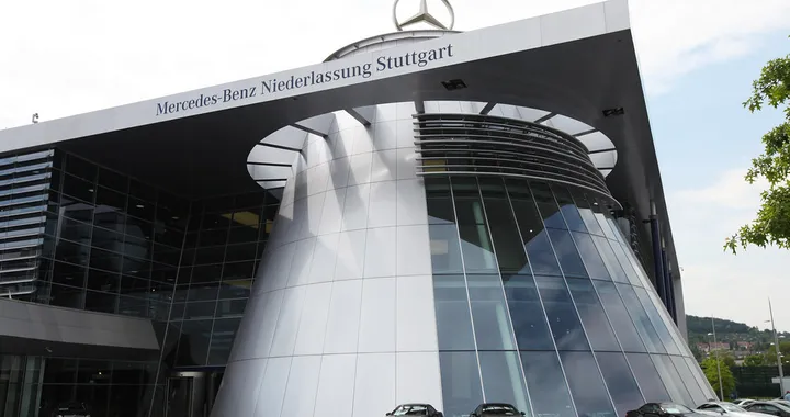 Mercedes-Benz, buonuscite da 500.000 euro per snellire il personale