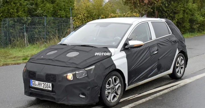 Hyundai i20, la nuova generazione spiata durante i test