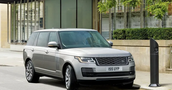 Range Rover 2018: al debutto la ibrida plug-in e la SVAutobiography