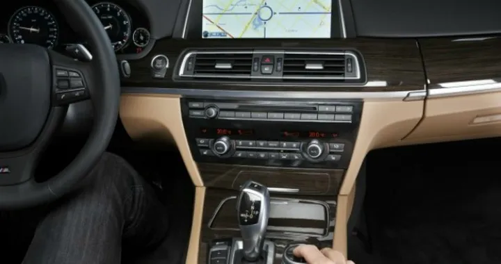 Bmw: l'infotainment del futuro sempre più touchscreen