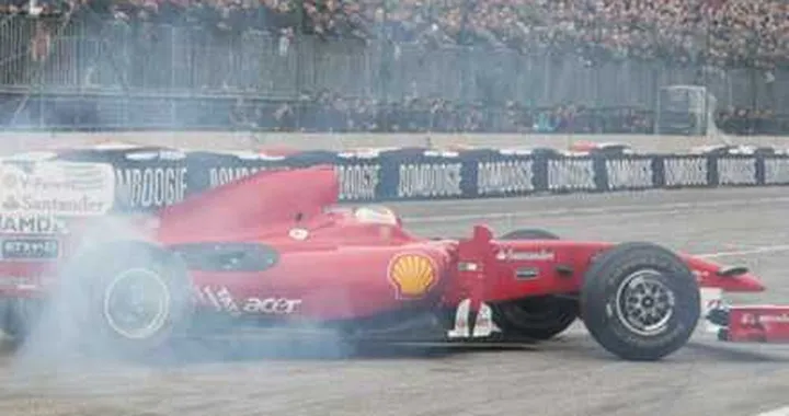 Motor Show, il primo giorno si tinge di Rosso Ferrari