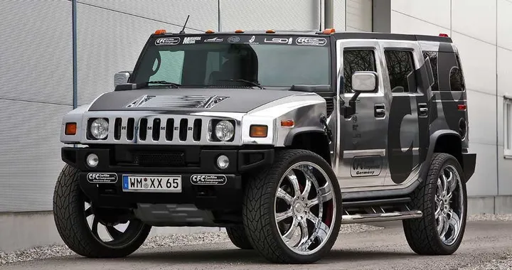 Una Hummer H2 vitaminizzata dentro e fuori