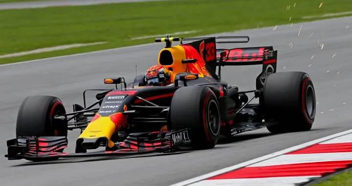 [DIRETTA] F1 Gran Premio di Malesia: grazie Max, Vettel non molla!