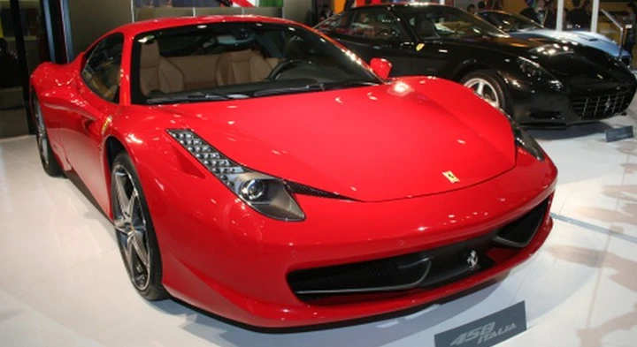 Ferrari 458 Italia, record sulla Tianmen Mountain