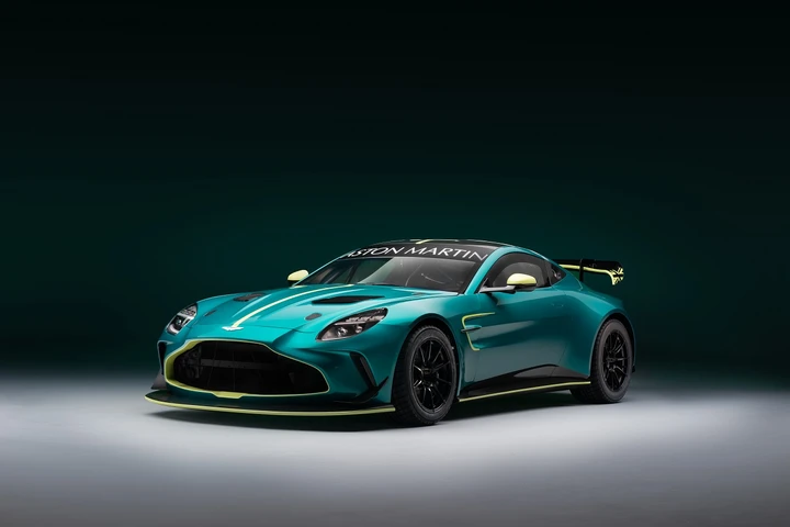 Svelata la nuova Aston Martin Vantage GT4