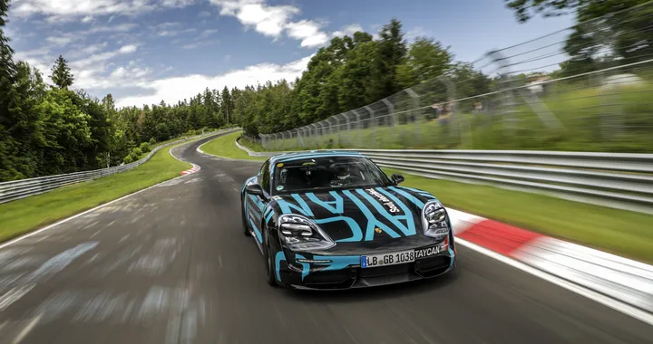 Porsche Taycan: elettrica da record al Nürburgring Nordschleife