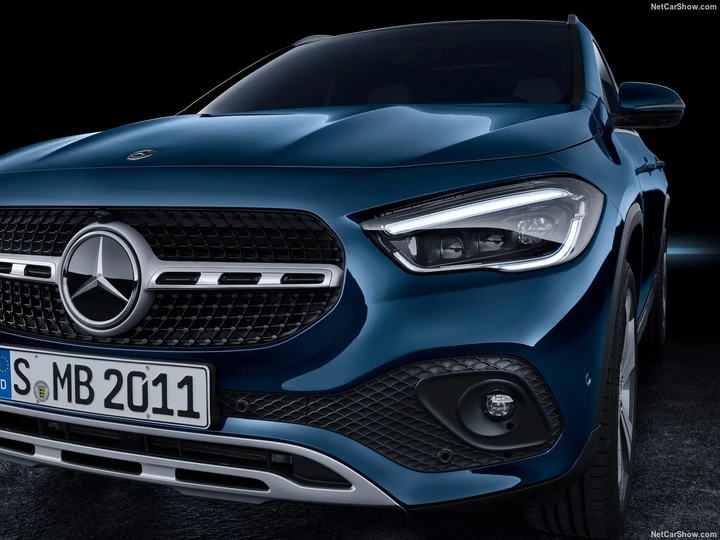 Mercedes-Benz GLA: le ultime indiscrezioni sul restyling 2023