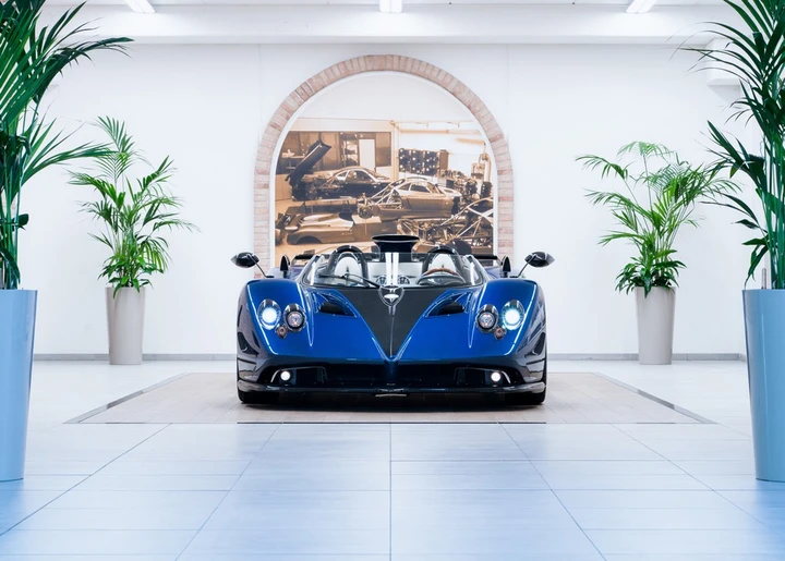 Pagani: l’immortale Zonda diventa HP Barchetta