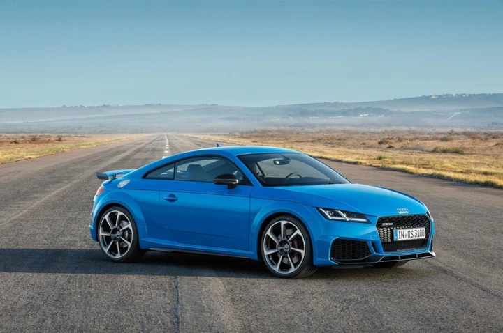 Audi TT RS Coupé e TT RS Roadster 2019: immagini ufficiali
