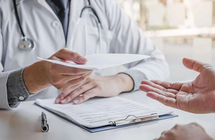 Patenti over 85, visite più severe: il nodo delle Commissioni mediche