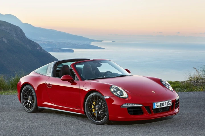 Porsche 911 Targa 4 GTS: le immagini ufficiali