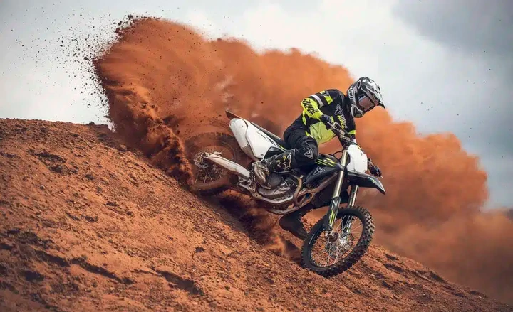 Triumph TF 250-X 2026: evoluzione vincente del motocross inglese