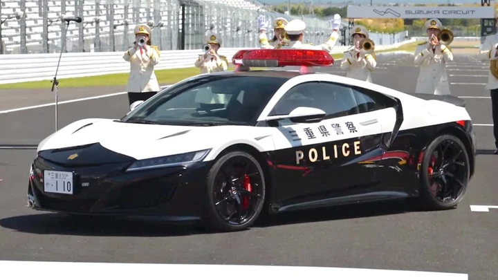 La nuova supercar della Polizia giapponese: nessuno può scappare