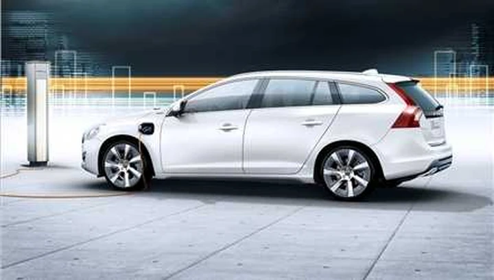 Volvo V60 ibrida plug-in: prezzo da 57.000 euro