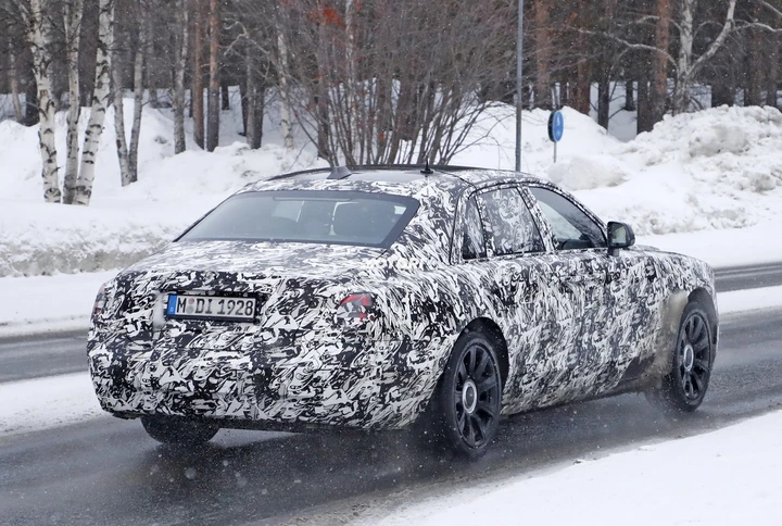 Rolls-Royce Ghost, foto spia della nuova generazione