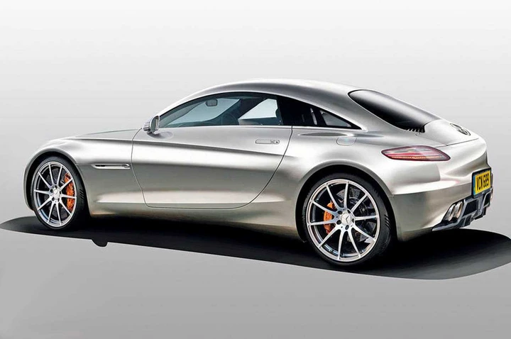 Mercedes, in arrivo la baby SLS AMG