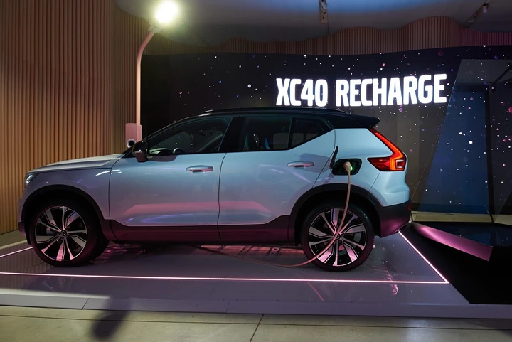 Volvo XC40 Recharge P8 AWD: via alle ordinazioni del nuovo SUV elettrico