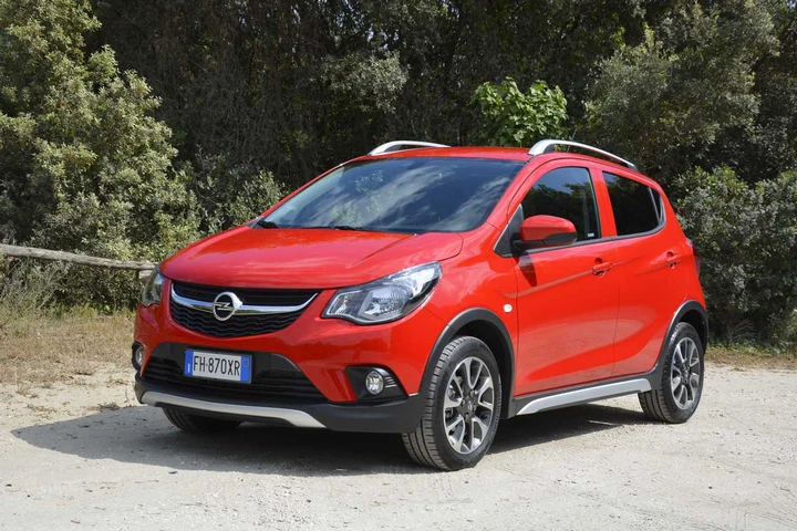 Opel Karl Rocks 1.0 75 CV: la prova su strada