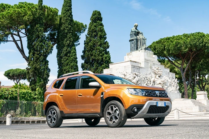 Dacia Duster TCe 100 ECO-G 2020: immagini ufficiali