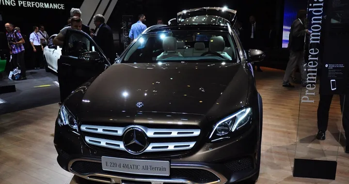 Mercedes Classe E All Terrain: si svela al Salone di Parigi 2016