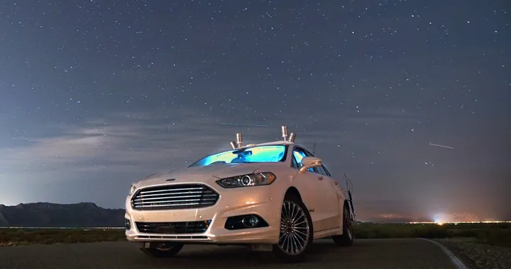 Ford sperimenta la guida autonoma al buio
