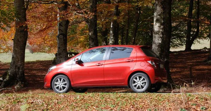 Toyota Yaris 1.3 Dual VVT-i Style: la prova su strada