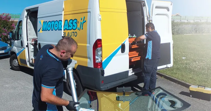 Le officine mobili Motorglass
