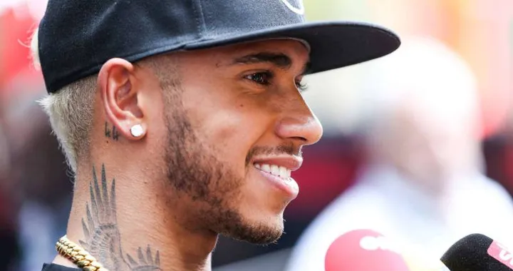 Formula 1: Hamilton trionfa a Monza davanti ai tifosi Ferrari