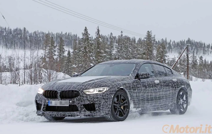 Bmw M8 Gran Coupé: le foto spia sulla neve