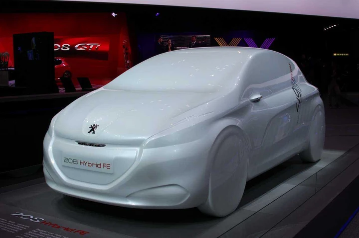 Peugeot 208 Hybrid FE al Salone di Ginevra 2013
