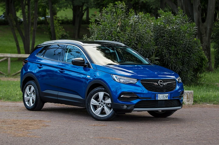 Opel Grandland X 1.2 Turbo: la prova su strada