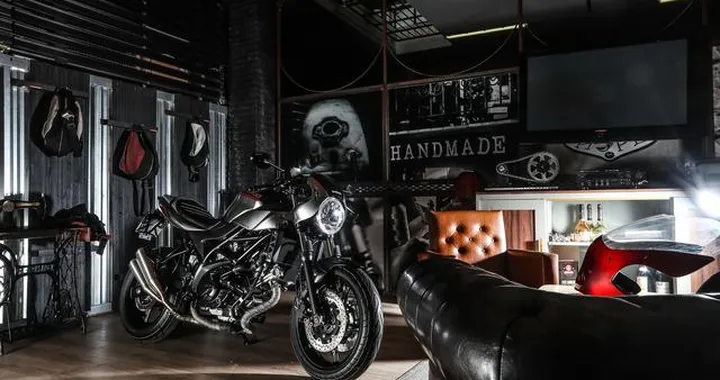 Suzuki SV650X-TER: prezzi 7.390 euro