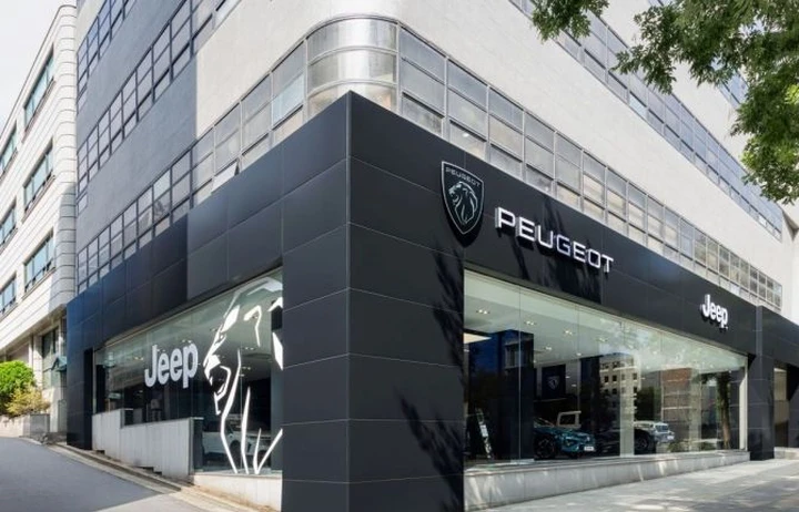 Stellantis cresce in Corea: Jeep e Peugeot insieme nel nuovo showroom di Seul
