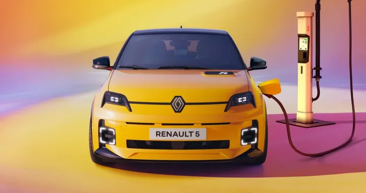Renault 5, aggiornamenti in vista: più autonomia e tecnologia?