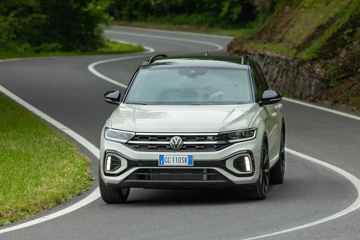 Volkswagen T-Roc 2022: immagini ufficiali