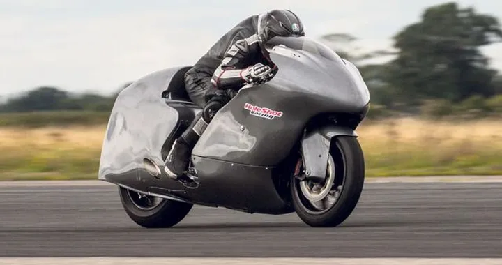 Suzuki Hayabusa: record di velocità a 436 km/h