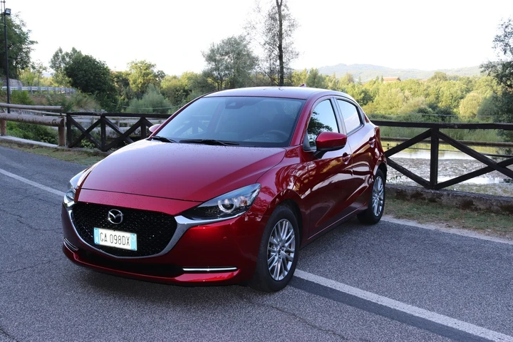Mazda 2 Skyactiv-G M Hybrid Exceed: la prova su strada
