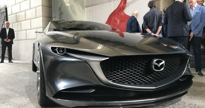 Breathing Life Into Things: il prototipo Mazda Vision Coupé all’Arco della Pace di Milano