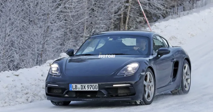 Porsche 718 Cayman GTS 4.0: le foto spia