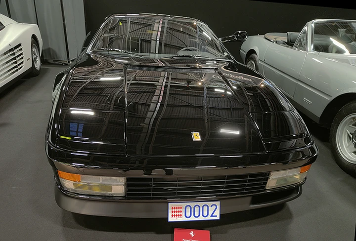Fa ancora la sua figura, la Ferrari Testarossa di Carolina di Monaco è all'asta