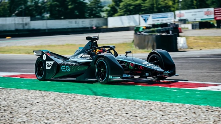 Formula E: nuovi test per la Mercedes EQ Silver Arrow 01