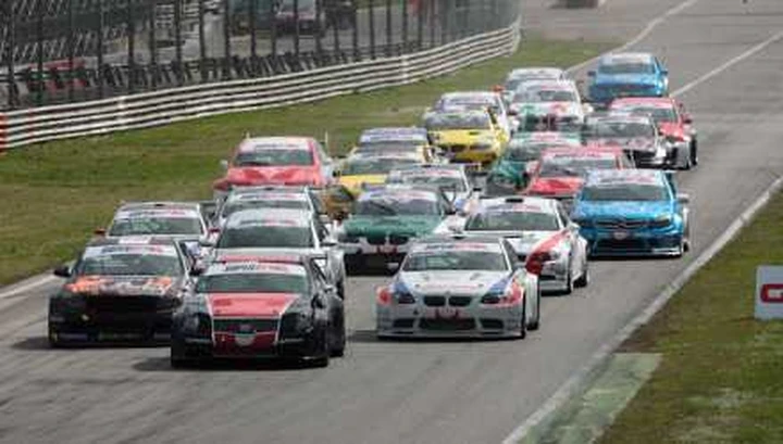 Superstars, Monza: doppietta di Ferrara