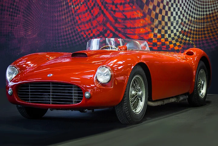 Lancia D25 del 1954: un capolavoro di ingegneria italiana da 300 CV