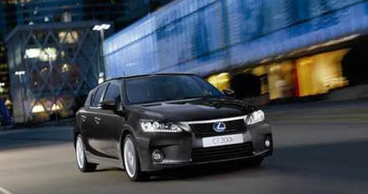 Lexus CT 200h e IS al Salone di Parigi