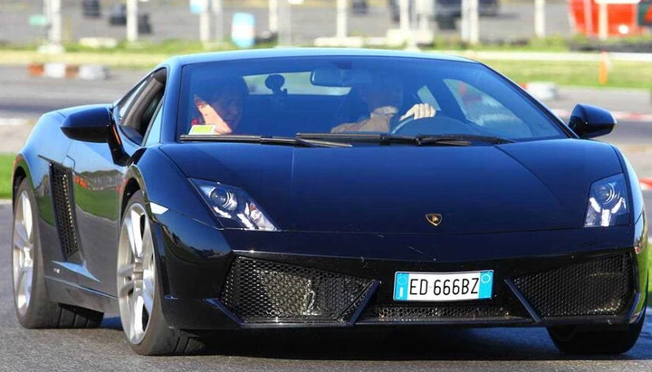 In pista con Emozione 3 a bordo di una GT