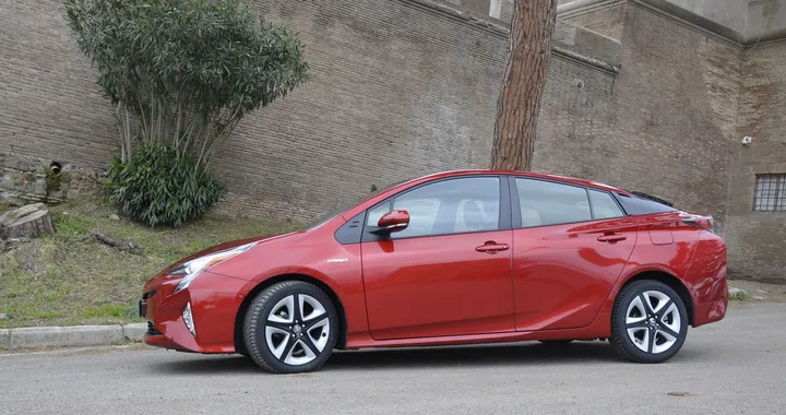 Toyota Prius: la prova su strada
