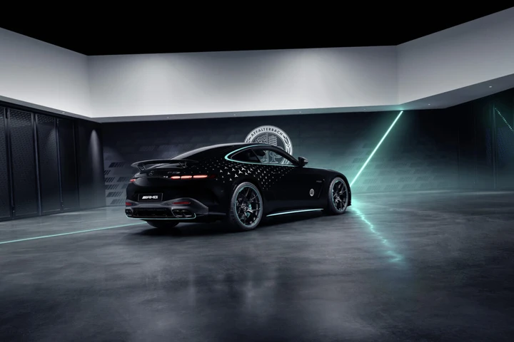Mercedes-AMG GT 63 PRO 4MATIC+, serie speciale legata alla F1