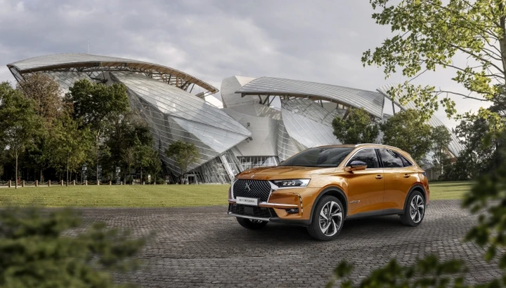 DS 7 Crossback: debutta il nuovo allestimento Prestige